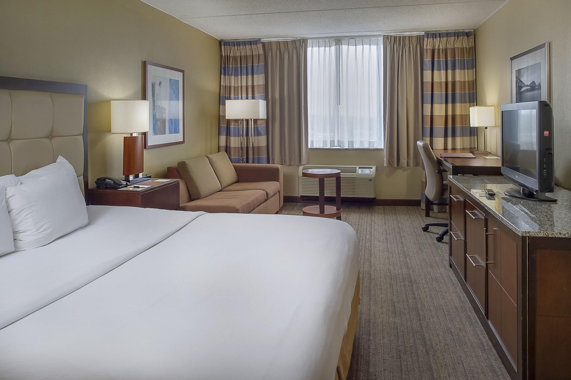 Doubletree By Hilton St. Louis At Westport Hotel Maryland Heights Exterior photo