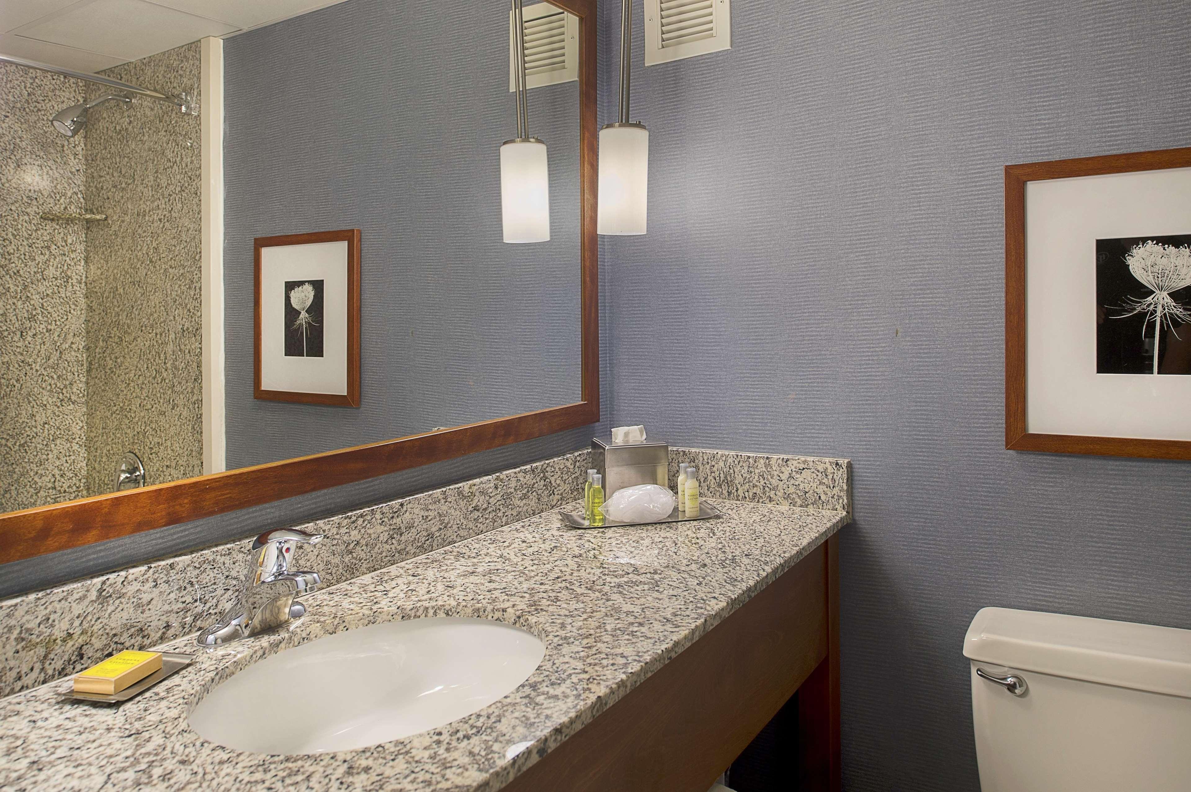 Doubletree By Hilton St. Louis At Westport Hotel Maryland Heights Exterior photo