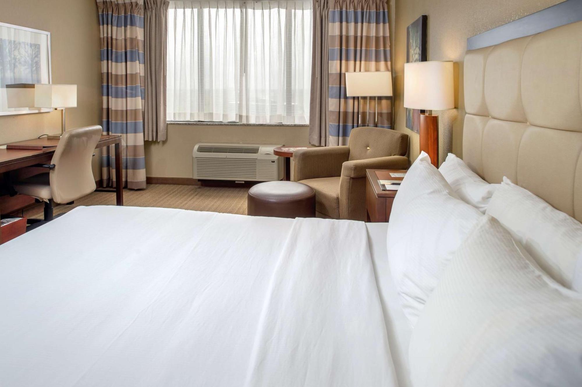 Doubletree By Hilton St. Louis At Westport Hotel Maryland Heights Exterior photo