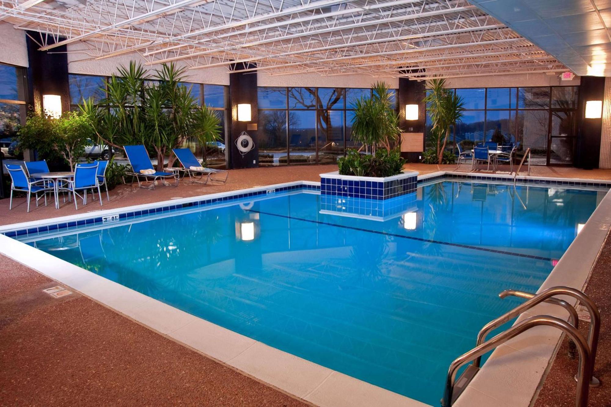 Doubletree By Hilton St. Louis At Westport Hotel Maryland Heights Exterior photo