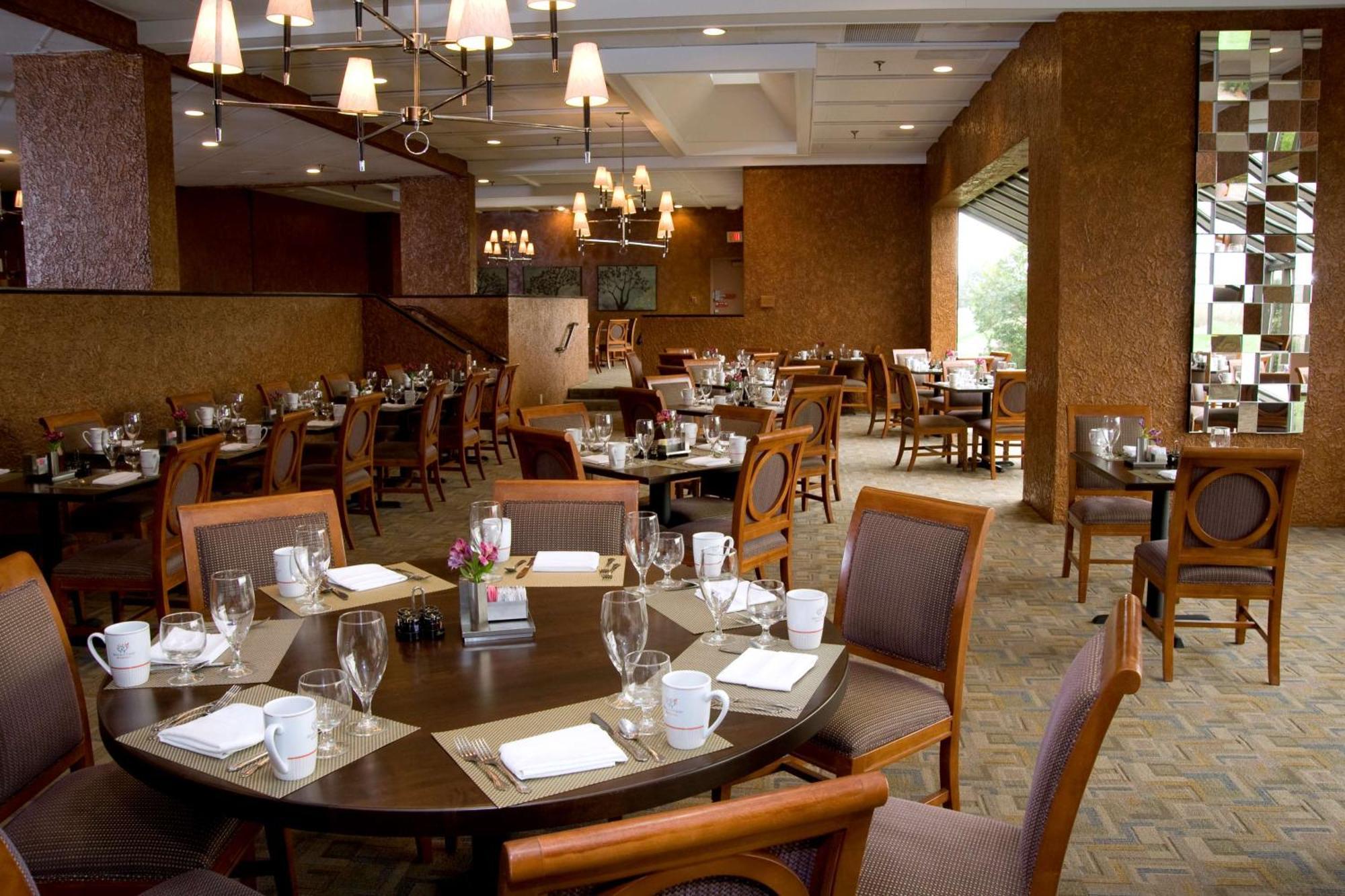 Doubletree By Hilton St. Louis At Westport Hotel Maryland Heights Exterior photo